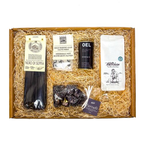 Diese Geschenkbox ist ein schönes Feinkost Geschenkset in Schwarz-Weiß.